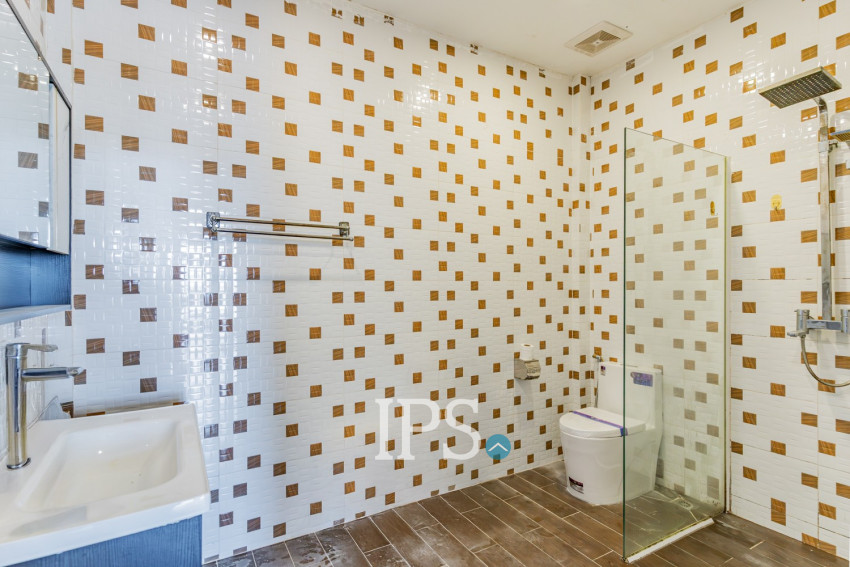 4 Bedroom Serviced Apartment For Rent - Phsar Thmei 1, Phnom Penh