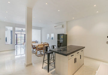 4 Bedroom Serviced Apartment For Rent - Phsar Thmei 1, Phnom Penh thumbnail