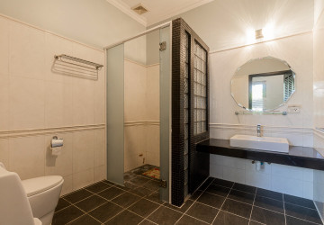 5 Bedroom Villa For Rent - Svay Dangkum, Siem Reap thumbnail