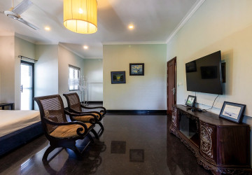 5 Bedroom Villa For Rent - Svay Dangkum, Siem Reap thumbnail