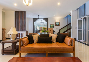 5 Bedroom Villa For Rent - Svay Dangkum, Siem Reap thumbnail