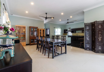 5 Bedroom Villa For Rent - Svay Dangkum, Siem Reap thumbnail