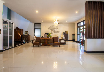 5 Bedroom Villa For Rent - Svay Dangkum, Siem Reap thumbnail