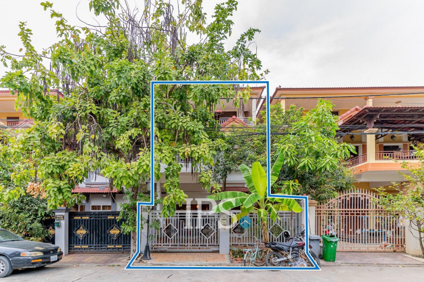 4 Bedroom Twin Villa For Sale - Borey Sopheak Mongkul, Chroy Changvar, Phnom Penh