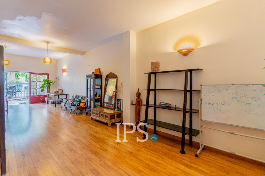 4 Bedroom Twin Villa For Rent - Borey Sopheak Mongkul, Chroy Changvar, Phnom Penh