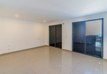 4 Bedroom Shophouse For Rent - Borey Chip Mong 271, Khan Meanchey, Phnom Penh thumbnail