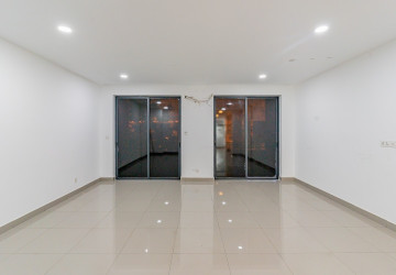 4 Bedroom Shophouse For Rent - Borey Chip Mong 271, Khan Meanchey, Phnom Penh thumbnail