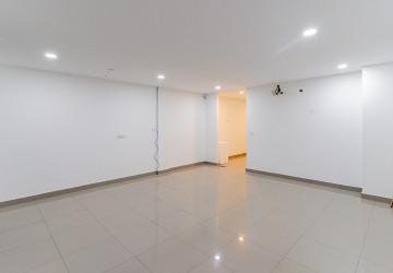 4 Bedroom Shophouse For Rent - Borey Chip Mong 271, Khan Meanchey, Phnom Penh thumbnail