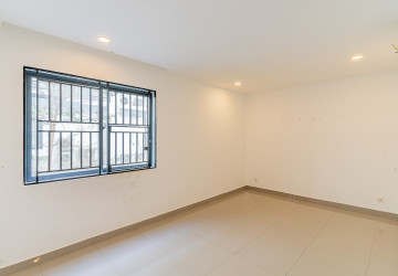 4 Bedroom Shophouse For Rent - Borey Chip Mong 271, Khan Meanchey, Phnom Penh thumbnail