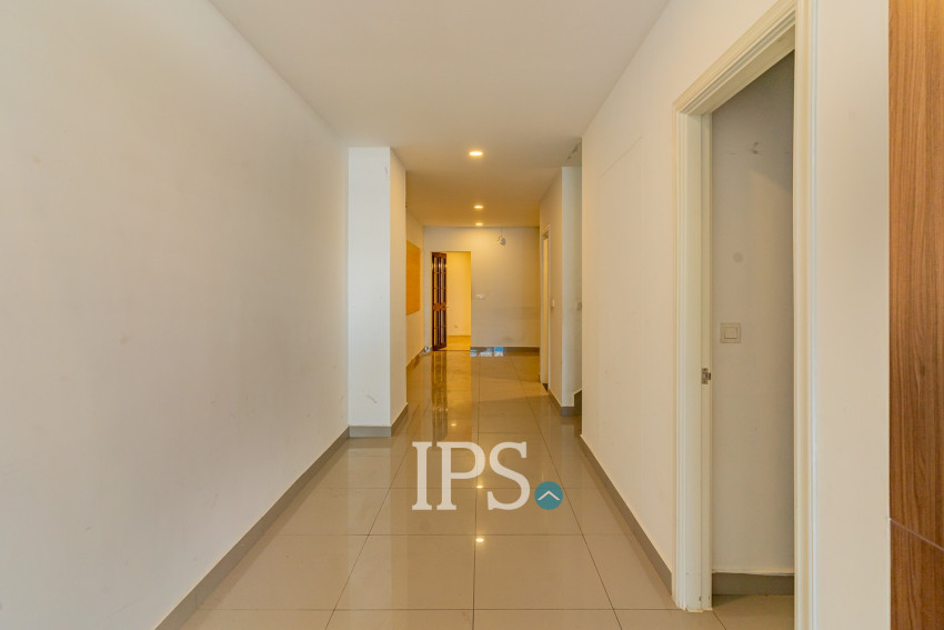 4 Bedroom Shophouse For Rent - Borey Chip Mong 271, Khan Meanchey, Phnom Penh