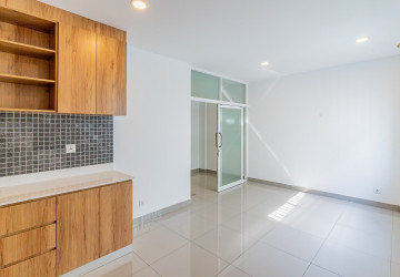 4 Bedroom Shophouse For Rent - Borey Chip Mong 271, Khan Meanchey, Phnom Penh thumbnail