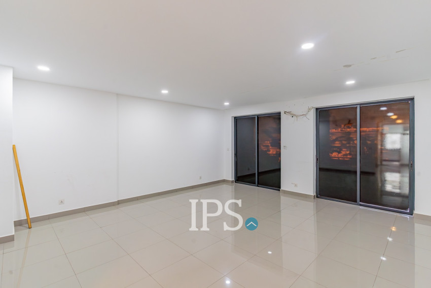 4 Bedroom Shophouse For Rent - Borey Chip Mong 271, Khan Meanchey, Phnom Penh
