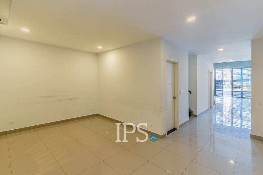 4 Bedroom Shophouse For Rent - Borey Chip Mong 271, Khan Meanchey, Phnom Penh
