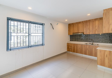 4 Bedroom Shophouse For Rent - Borey Chip Mong 271, Khan Meanchey, Phnom Penh thumbnail