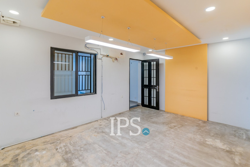 4 Bedroom Shophouse For Rent - Borey Chip Mong 271, Khan Meanchey, Phnom Penh
