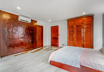3 Bedroom Serviced Apartment For Rent - BKK1, Phnom Penh thumbnail