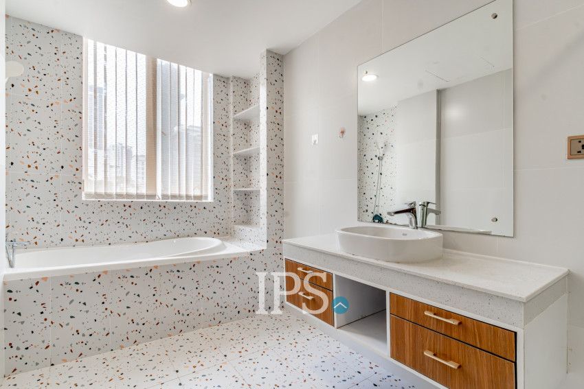 3 Bedroom Serviced Apartment For Rent - BKK1, Phnom Penh