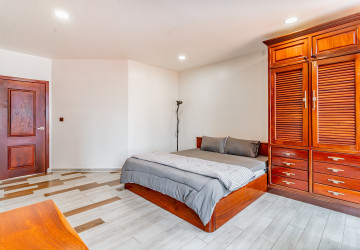 3 Bedroom Serviced Apartment For Rent - BKK1, Phnom Penh thumbnail