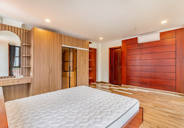 3 Bedroom Serviced Apartment For Rent - BKK1, Phnom Penh thumbnail