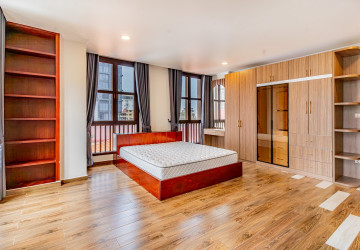 3 Bedroom Serviced Apartment For Rent - BKK1, Phnom Penh thumbnail