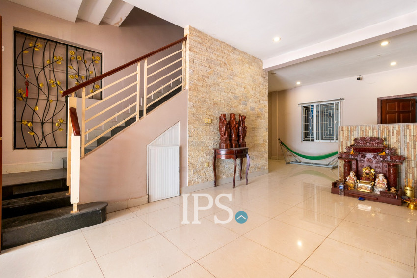 6 Bedroom Shophouse For Rent - Svay Dangkum, Siem Reap