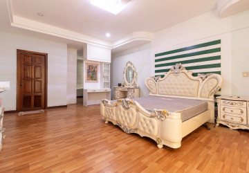 6 Bedroom Shophouse For Rent - Svay Dangkum, Siem Reap thumbnail