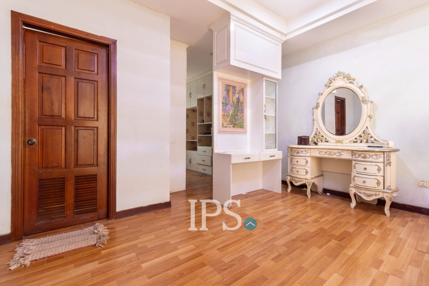 6 Bedroom Shophouse For Rent - Svay Dangkum, Siem Reap