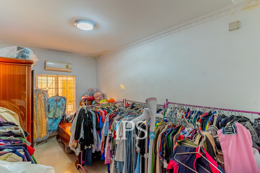 4 Bedroom Twin Villa For Sale - Borey Sopheak Mongkul, Chroy Changvar, Phnom Penh