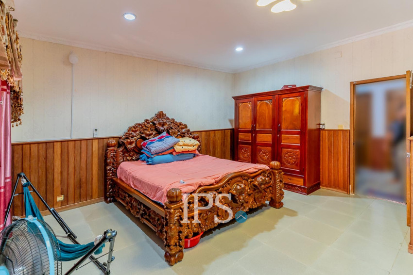 4 Bedroom Twin Villa For Sale - Borey Sopheak Mongkul, Chroy Changvar, Phnom Penh