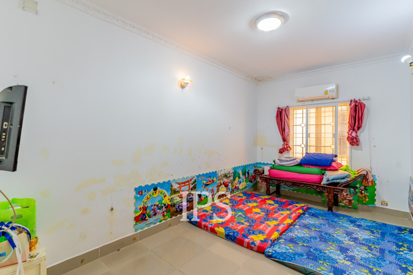 4 Bedroom Twin Villa For Sale - Borey Sopheak Mongkul, Chroy Changvar, Phnom Penh