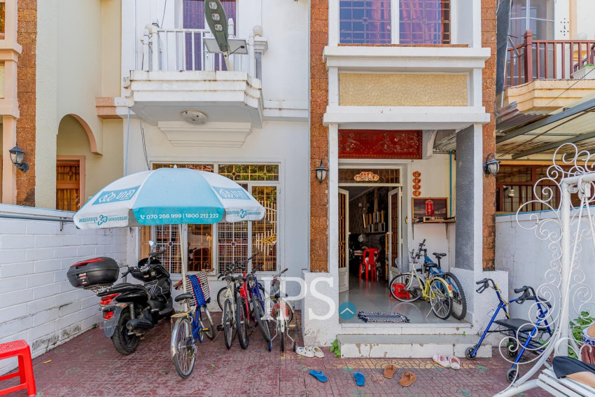 4 Bedroom Twin Villa For Sale - Borey Sopheak Mongkul, Chroy Changvar, Phnom Penh