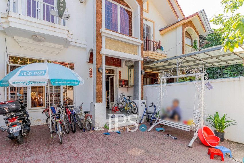4 Bedroom Twin Villa For Sale - Borey Sopheak Mongkul, Chroy Changvar, Phnom Penh