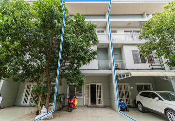 3 Bedroom Linked Villa For Sale - Borey Peng Huoth, Russey Keo, Phnom Penh thumbnail