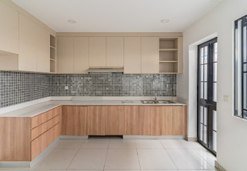 5 Bedroom Shophouse For Sale - Chip Mong Park Land, Sen Sok, Phnom Penh thumbnail