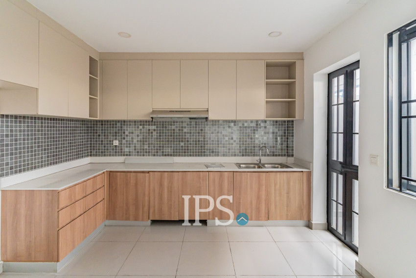 5 Bedroom Shophouse For Sale - Chip Mong Park Land, Sen Sok, Phnom Penh