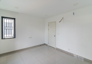 5 Bedroom Shophouse For Sale - Chip Mong Park Land, Sen Sok, Phnom Penh thumbnail