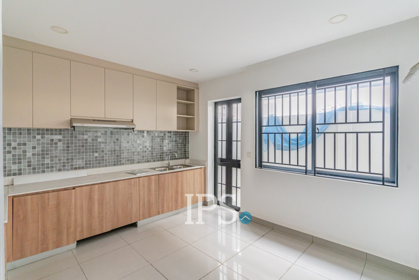 5 Bedroom Shophouse For Sale - Chip Mong Park Land, Sen Sok, Phnom Penh