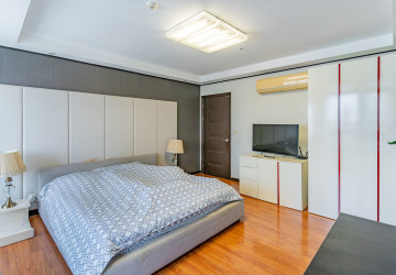 21st Floor 3 Bedroom Condo For Sale - DeCastle Royal, BKK1, Phnom Penh thumbnail