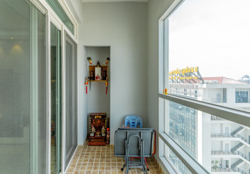 21st Floor 3 Bedroom Condo For Sale - DeCastle Royal, BKK1, Phnom Penh thumbnail