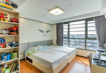 21st Floor 3 Bedroom Condo For Sale - DeCastle Royal, BKK1, Phnom Penh thumbnail