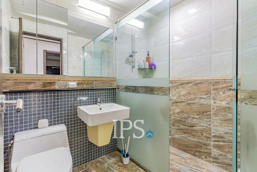 21st Floor 3 Bedroom Condo For Sale - DeCastle Royal, BKK1, Phnom Penh