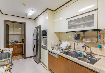 21st Floor 3 Bedroom Condo For Sale - DeCastle Royal, BKK1, Phnom Penh thumbnail