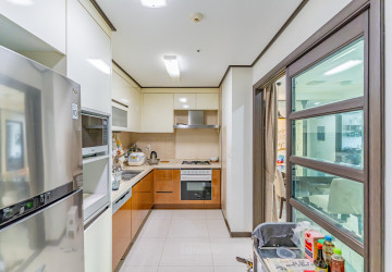 21st Floor 3 Bedroom Condo For Sale - DeCastle Royal, BKK1, Phnom Penh thumbnail