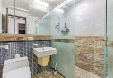 21st Floor 3 Bedroom Condo For Sale - DeCastle Royal, BKK1, Phnom Penh thumbnail