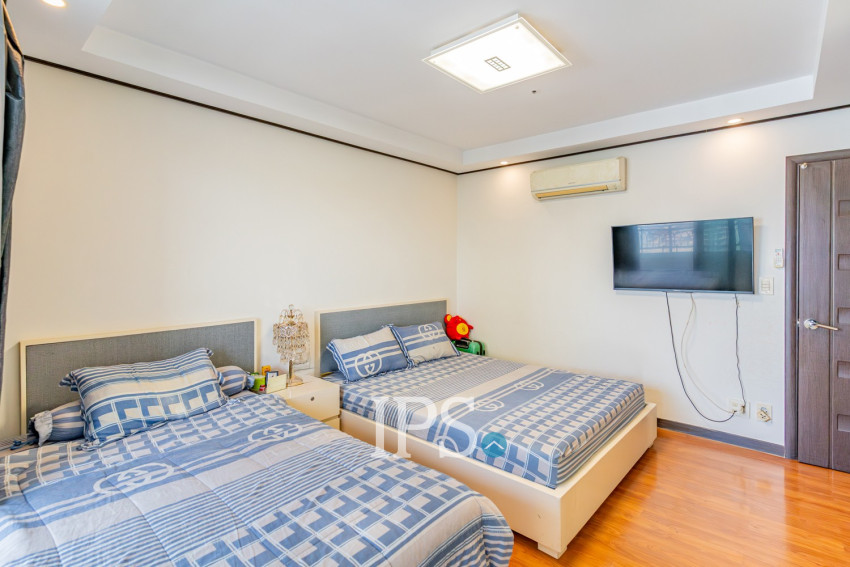 21st Floor 3 Bedroom Condo For Sale - DeCastle Royal, BKK1, Phnom Penh