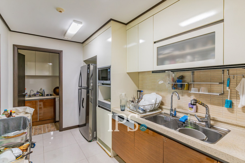 21st Floor 3 Bedroom Condo For Sale - DeCastle Royal, BKK1, Phnom Penh
