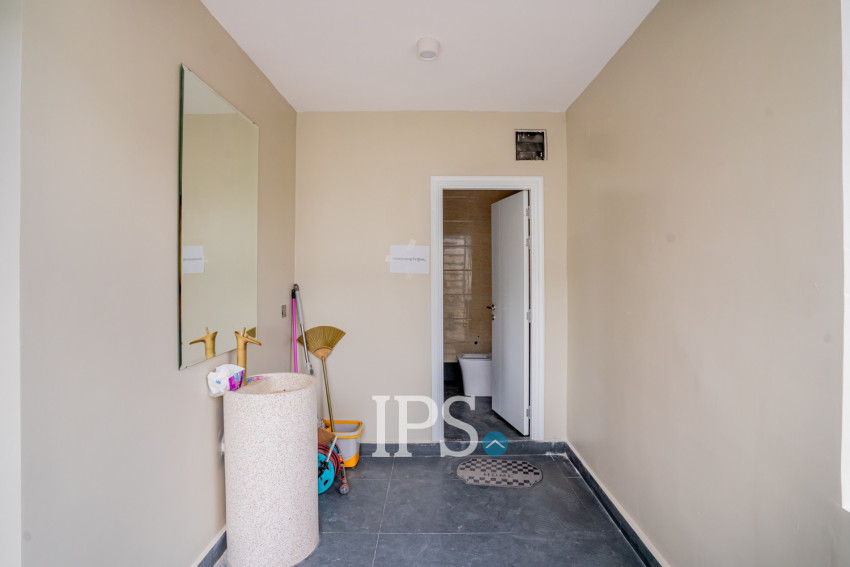 620 Sqm Commercial Building For Rent - Boeung Kak 1, Phnom Penh