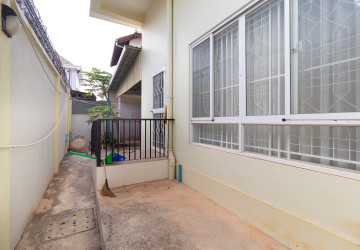 4 Bedroom House For Rent - Slor Kram, Siem Reap thumbnail