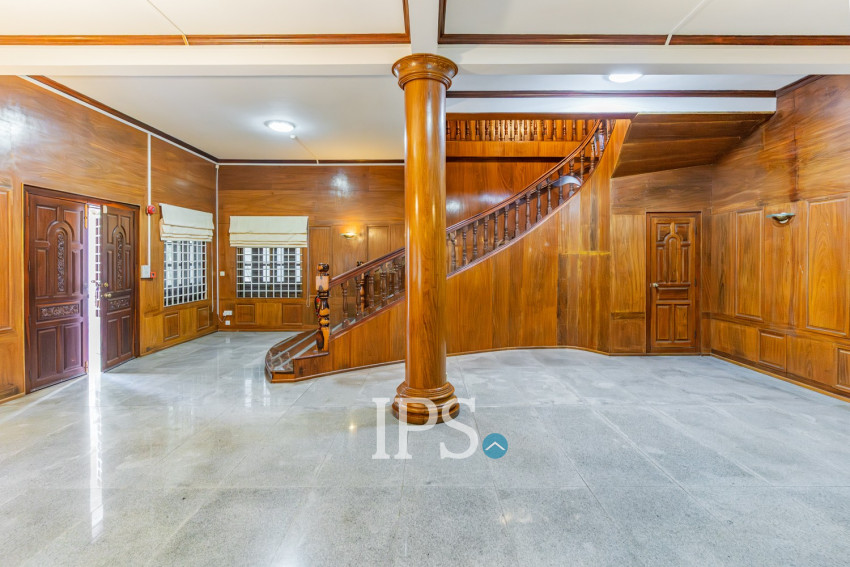5 Bedroom Villa For Rent - BKK1, Phnom Penh