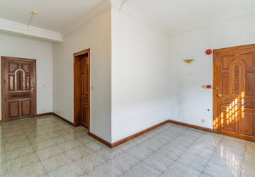 5 Bedroom Villa For Rent - BKK1, Phnom Penh thumbnail